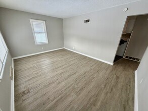 5635 College Ave in Jennings, MO - Building Photo - Building Photo