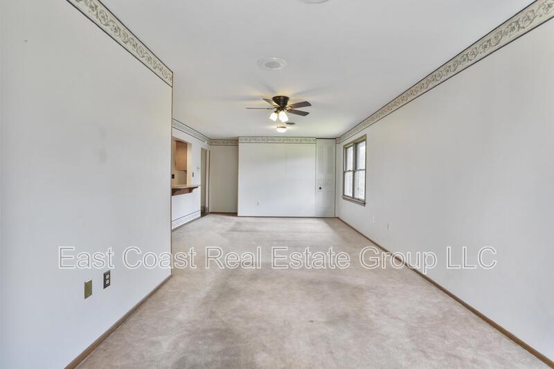 230 Wakefield Rd in Hagerstown, MD - Building Photo