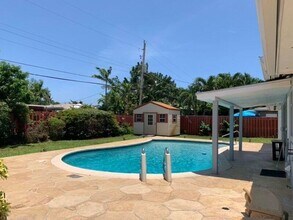 531 NW 38th St in Oakland Park, FL - Building Photo - Building Photo