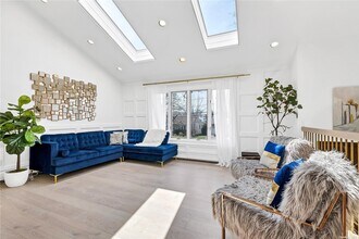 408 Howard Ave in Woodmere, NY - Building Photo - Building Photo