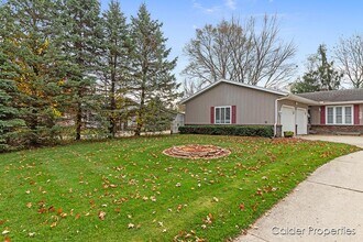 686 Dawn St SE in Grand Rapids, MI - Building Photo - Building Photo