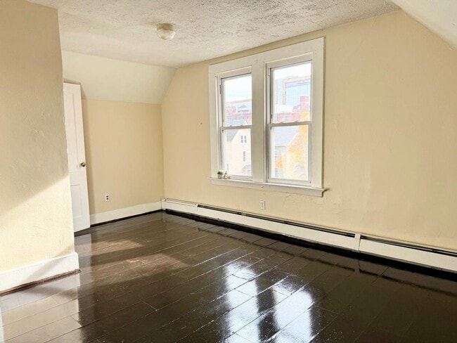 37 Hotchkiss St in New Haven, CT - Building Photo - Building Photo