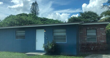 1641 NW 18th Ave in Fort Lauderdale, FL - Building Photo - Building Photo