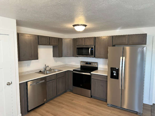 property at 696 Butte Ln
