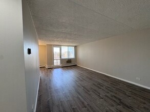 225 S Rohlwing Rd in Palatine, IL - Building Photo - Building Photo