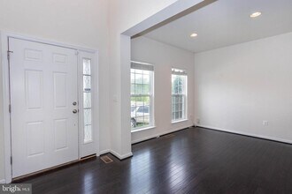 4100 Presidential Hill Loop in Dumfries, VA - Building Photo - Building Photo