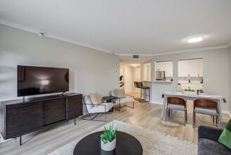 Avana Minnetonka in Minnetonka, MN - Building Photo - Building Photo