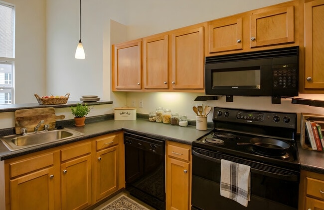 Keen's Crossing in Winooski, VT - Building Photo - Building Photo