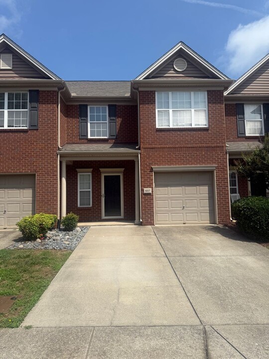 8317 Rossi Rd in Brentwood, TN - Building Photo