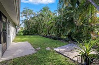 13226 Greywood Cir in Ft. Myers, FL - Foto de edificio - Building Photo