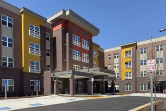 Ilda's Overlook Senior Residences 62 & Older in Fairfax, VA - Building Photo - Building Photo