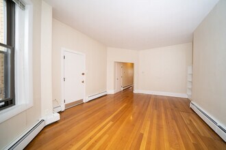 1728 Beacon St, Unit 1 in Brookline, MA - Building Photo - Building Photo