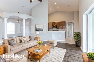 4648 Huron Bay Cir, Unit 05-102 in Kissimmee, FL - Foto de edificio - Building Photo