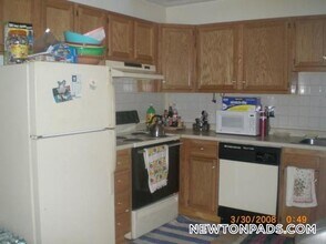 175 Adams St-Unit -25 in Newton, MA - Building Photo - Building Photo