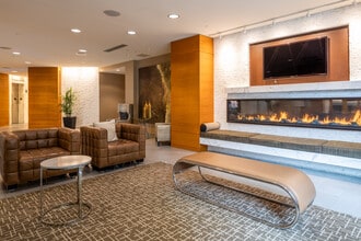 Palisades of Towson in Towson, MD - Building Photo - Lobby