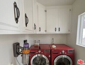 3317 Burritt Way in Glendale, CA - Building Photo - Building Photo