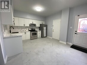 3745 Kingston Rd in Toronto, ON - Building Photo - Building Photo