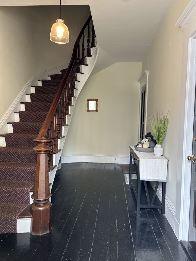 46 State St, Unit 1- First Floor in New Bedford, MA - Building Photo - Building Photo