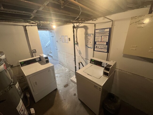 605 Kelton Ave in Los Angeles, CA - Foto de edificio - Building Photo