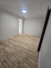 2255 S Hemberger St, Unit 1 in Philadelphia, PA - Foto de edificio - Building Photo