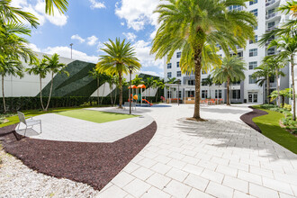 The Landmark South in Doral, FL - Building Photo - Building Photo