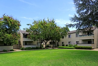 Trinity Way Apartments in Fremont, CA - Foto de edificio - Building Photo