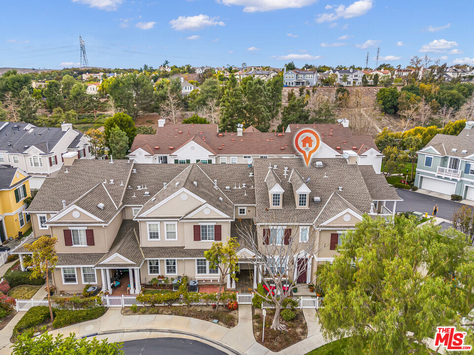 80 Strawflower St in Ladera Ranch, CA - Building Photo