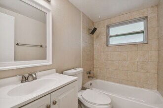 3525 Umber Rd in Holiday, FL - Building Photo - Building Photo