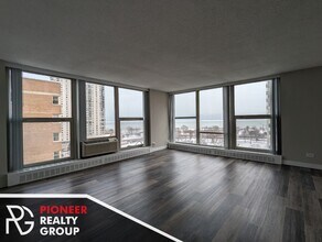 5556 N Sheridan Rd, Unit 5600-10A in Chicago, IL - Building Photo - Building Photo