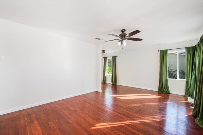 4804 Rose Ave in Long Beach, CA - Building Photo - Building Photo