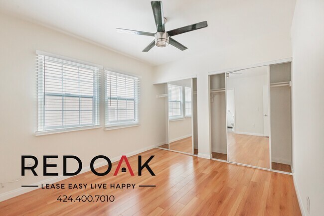 property at 615 N Rossmore Ave