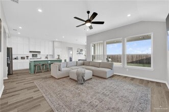 25 Belle Ct in McAllen, TX - Building Photo - Building Photo