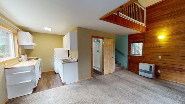 495 Sun Way in Fairbanks, AK - Building Photo - Building Photo