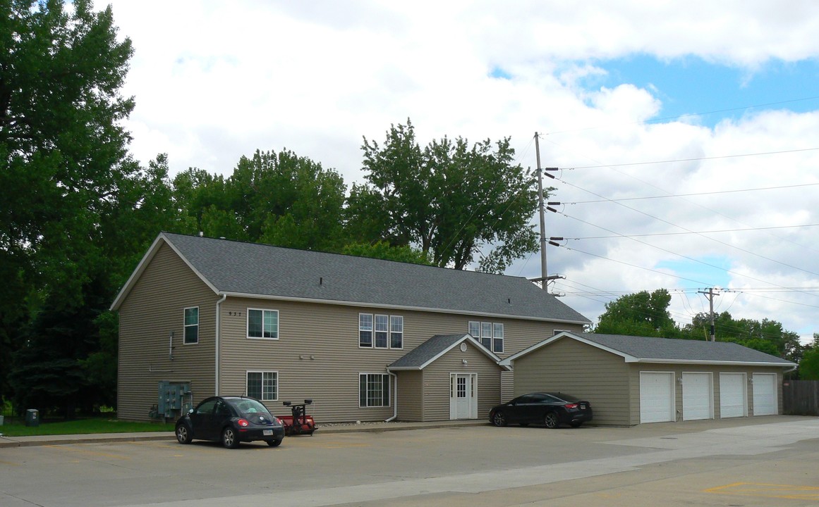 925 S Newcomb Ave. in Sioux Falls, SD - Building Photo