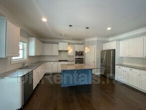 3483 Lost Oak Dr NE in Buford, GA - Foto de edificio - Building Photo