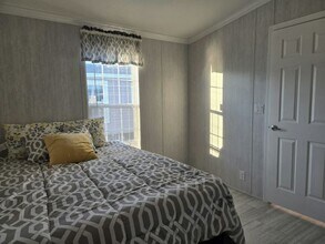 6372 126th Ave N in Largo, FL - Building Photo - Building Photo