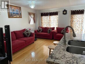 56 Palleschi Dr in Brampton, ON - Building Photo - Building Photo