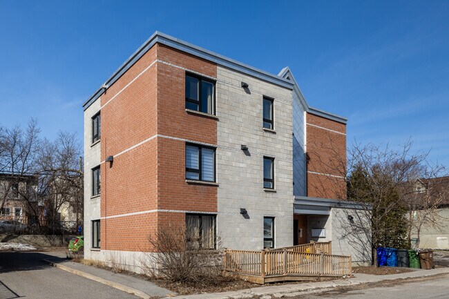 77 Lois St in Gatineau, QC - Building Photo - Building Photo