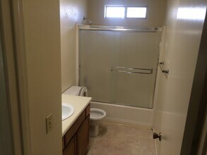 6205 S H St in Bakersfield, CA - Building Photo - Building Photo