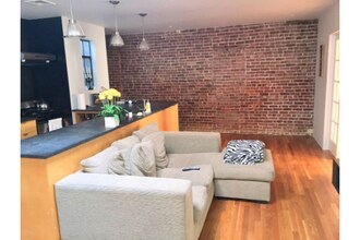 200 Bloomfield St in Hoboken, NJ - Foto de edificio - Building Photo