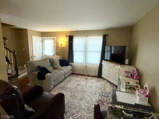 203 Columbia Common in Hillsborough Township, NJ - Building Photo - Building Photo