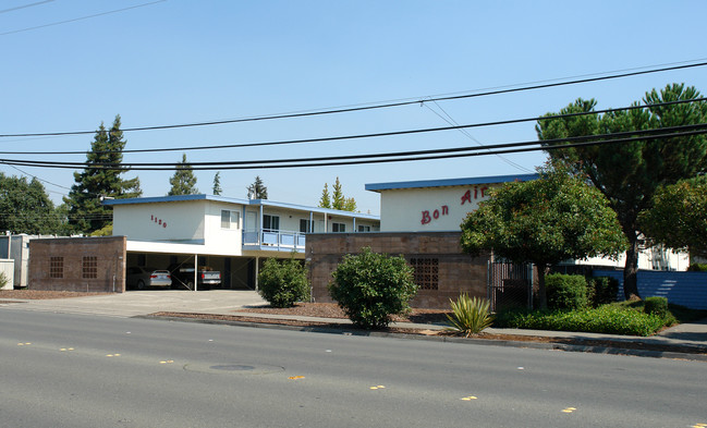 1120 Yulupa Ave in Santa Rosa, CA - Building Photo - Building Photo