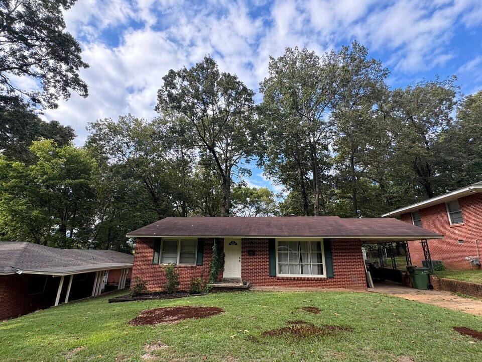 3313 Vermont Dr in Montgomery, AL - Building Photo