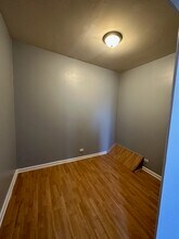 2701 E 75th Pl, Unit 3 in Chicago, IL - Foto de edificio - Building Photo