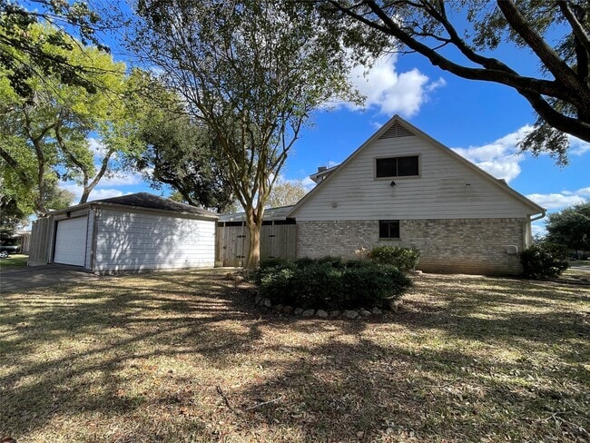 12322 Huntington Field Dr