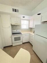 4548 Commander Dr in Orlando, FL - Building Photo - Building Photo