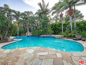 6315 Bonsall Dr in Malibu, CA - Building Photo - Building Photo