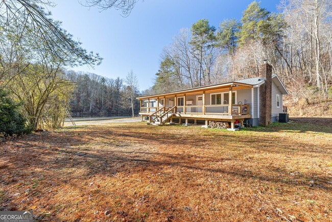 1935 Sam Bell Rd in Clarkesville, GA - Building Photo - Building Photo