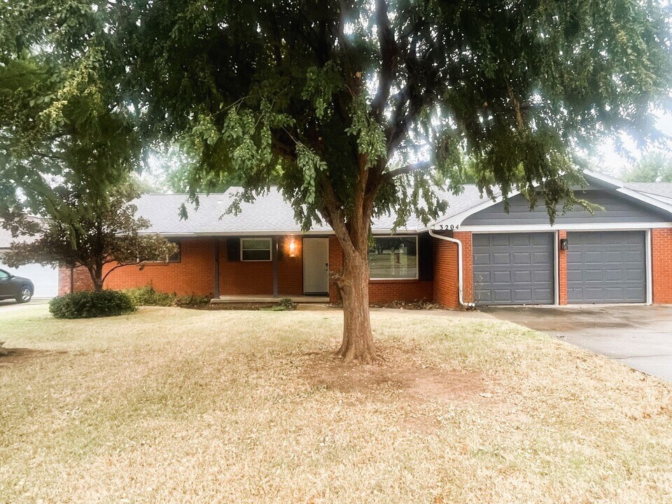 3108 NW 62nd St in Oklahoma City, OK - Building Photo
