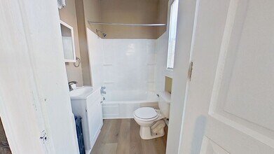 319 Roosevelt Ave in York, PA - Building Photo - Building Photo